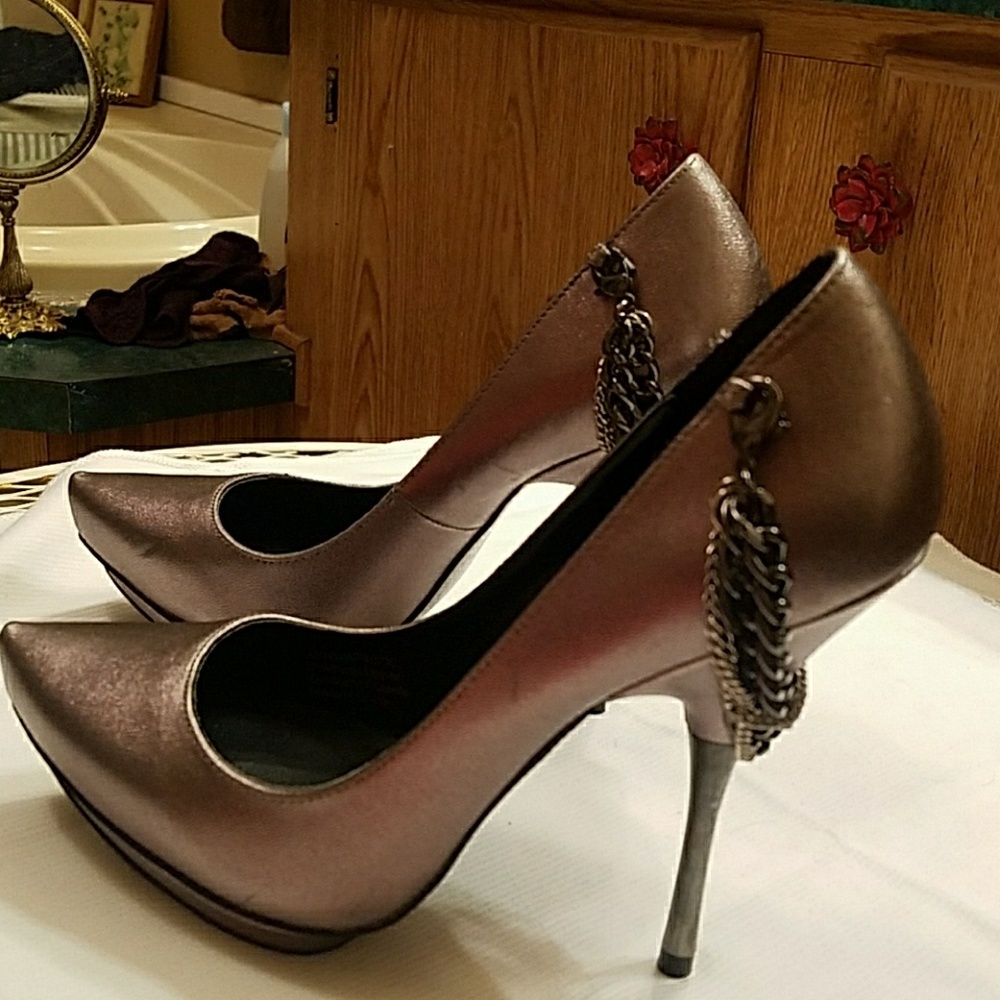 NWOT Rock & Republic Heels- Color: Gunmetal